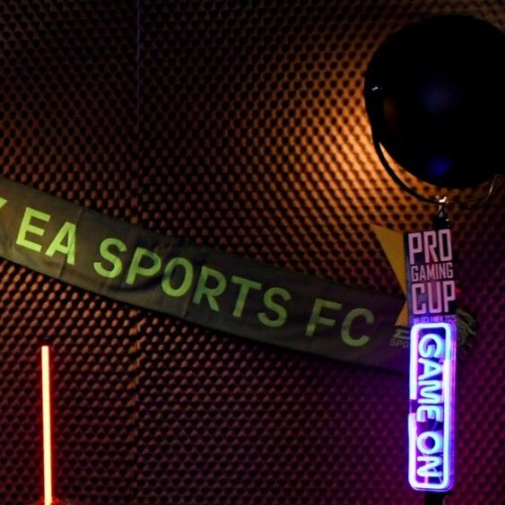 Jedna scena, czterech gigantów EA Sports FC!
